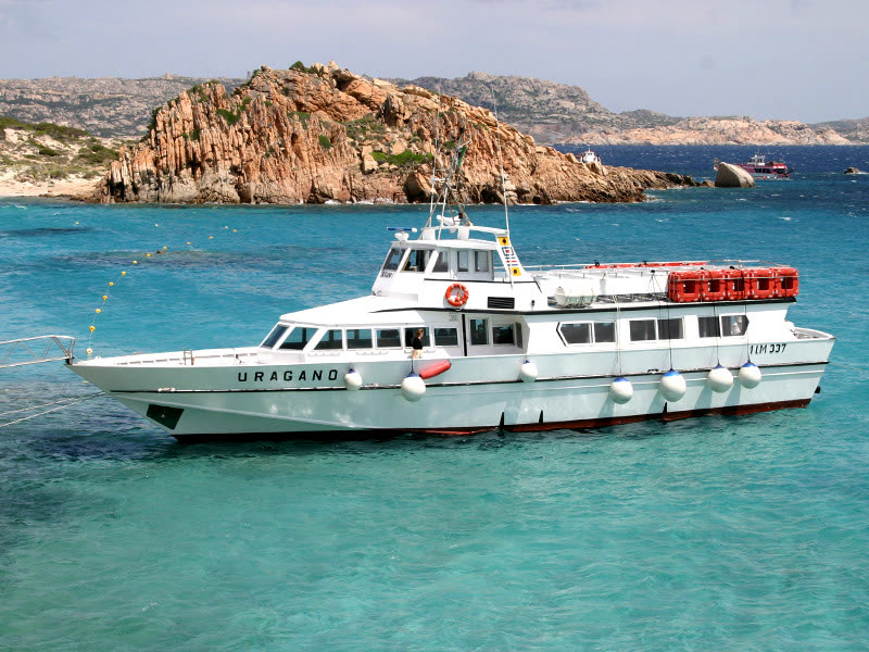 Excursion by motorboat in the Maddalena archipelago from Santa Teresa Gallura
