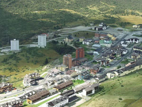 Passo Tonale Apartments - Main view